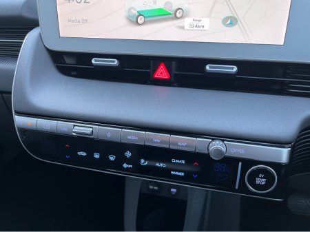 2023 Hyundai Ioniq 5 EXECUTIVE 58KW //HEATED SEATS AND STEERING WHEEL//ADAPTIVE CRUISE CONTROL//WIRELESS PHONE CHARGING// €24,950 thumbnail