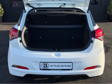 2017 Hyundai i20 - thumbnail 15