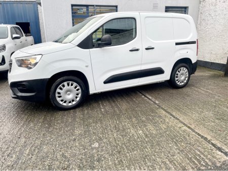 2022 Opel Combo L1H1 1.5 CDTI 100PS DIESEL 6SPEED MANUAL MY22 SWB €13,000 thumbnail