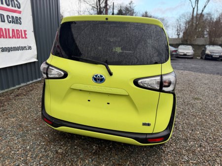 2016 Toyota Sienta  €11,900 thumbnail