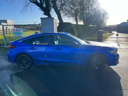 2024 Honda Civic 2.0 i-MMD Hybrid Advance €41,950 thumbnail