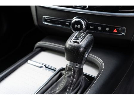 2018 Volvo S90 - thumbnail 4