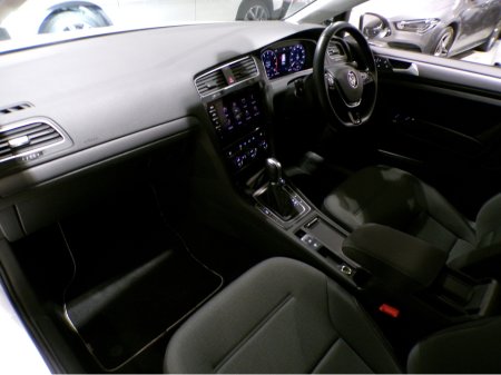 2018 Volkswagen Golf *2018*ONLY 16,000 MILES*AUTO*VW GOLF 1.2 MARK 7.5*COLOUR CAMERA*SAT-NAV*APPLE-CARPLAY*ANDROID AUTO*UP-GRADED VW ALLOYS*XL MEDIA*FLAT-BOTTOM SPORT STEERING WHEEL WITH ADAPTIVE CRUISE CONTROL**RADAR ASS €18,900 thumbnail