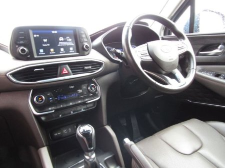 2019 Hyundai Santa Fe 2WD Executive Plus 5DR €23,950 thumbnail