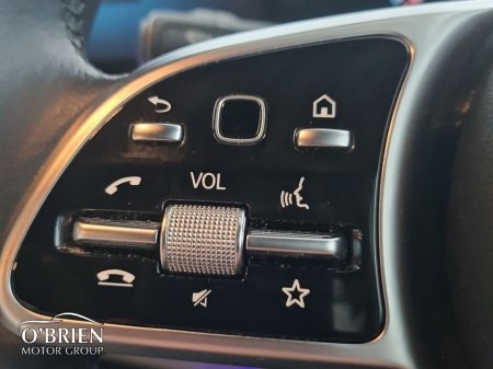 2023 Mercedes-Benz GLA Class GLA PHEV 250e A/T Progressive €41,900 thumbnail