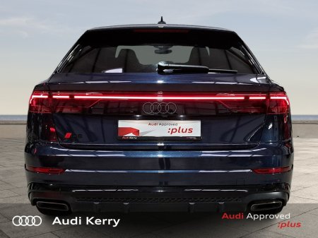 2024 Audi Q8 55TFSI E 394BHP QUATTRO S-LINE AUTOMATIC €84,900 thumbnail