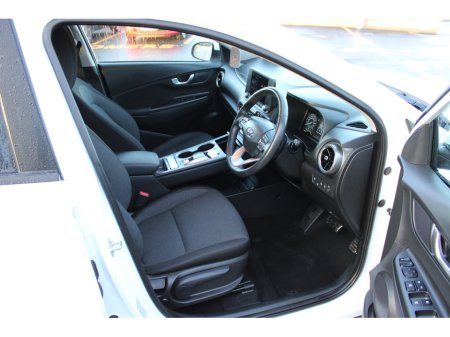 2023 Hyundai Kona Kona EV Executive 39 kWh €20,950 thumbnail
