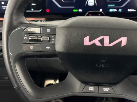 2023 Kia EV9 GT LINE 7 SEATER AWD**PANORAMIC ROOF**HEATED & COOLED LEATHER ELECTRIC SEATS**DRIVER MASSAGE SEAT**DIGITAL DASH**APPLE CAR PLAY MEDIA**REVERSE CAMERA**PARKING SENSORS**360 DEGREE CAMERAS**DRIVE MODES* €63,495 thumbnail