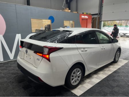 2022 Toyota Prius - view 2