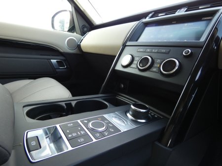 2020 Land Rover Discovery 2.0D SD4 240 PS 4WD Auto SE 7 Seat €34,950 thumbnail