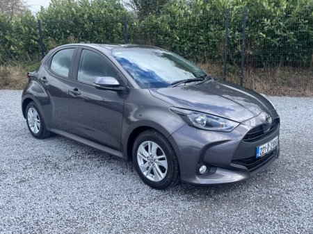 2022 Toyota Yaris - thumbnail 1