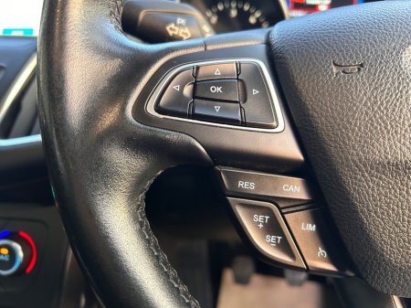 2018 Ford Focus - thumbnail 14