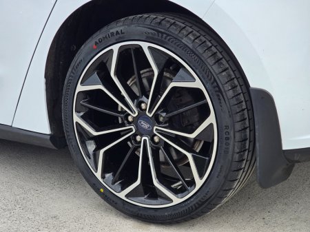 2019 Ford Focus - thumbnail 27