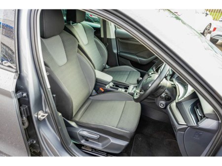 2022 Skoda Octavia 2022 Skoda OCTAVIA AMB 2.0TDI 115HP €25,950 thumbnail