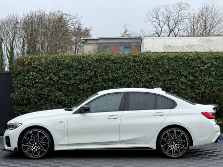 2021 BMW 3 Series - thumbnail 3