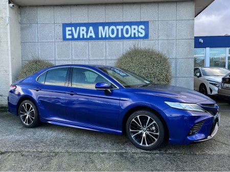 2019 Toyota Camry WS HYBRID AUTOMATIC 2.5 PETROL //HALF LEATHER SEATS//ELECTRIC DRIVERS SEAT//KEYLESS ENTRY//ADAPTIVE CRUISE CONTROL//REVERSE CAMERA// €25,950 thumbnail