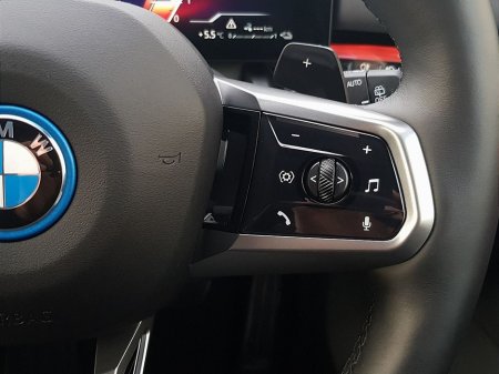 2025 BMW 5 Series - thumbnail 16