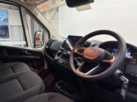 2026 Toyota Proace Max Proace Max GX 140hp €35,995 thumbnail