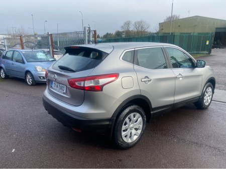 2017 Nissan Qashqai 1.2 PET XE E6 4DR €11,250 thumbnail
