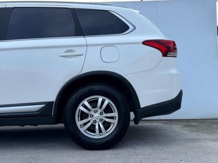 2018 Mitsubishi Outlander - photo 5