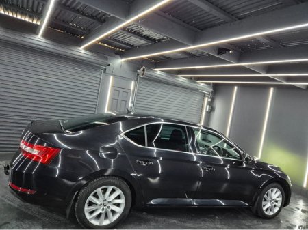 2020 Skoda Superb - thumbnail 2