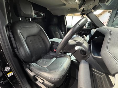 2021 Land Rover Defender - thumbnail 13