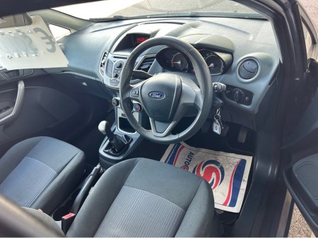 2011 Ford Fiesta - thumbnail 6