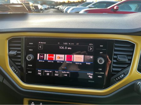 2020 Volkswagen T-Roc STYLE DESIGN AUTOMATIC 2.0 DIESEL //LOW MILES//REVERSE CAMERA//KEYLESS ENTRY//ADAPTIVE CRUISE CONTROL//BLIND SPOT WARNING// €23,950 thumbnail