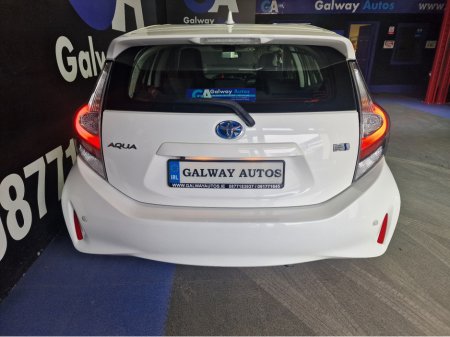 2018 Toyota Aqua - thumbnail 8