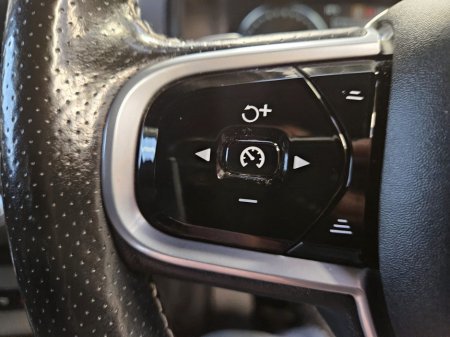 2018 Volvo XC90 - thumbnail 12