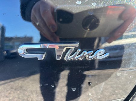 2014 Renault Megane - view 3