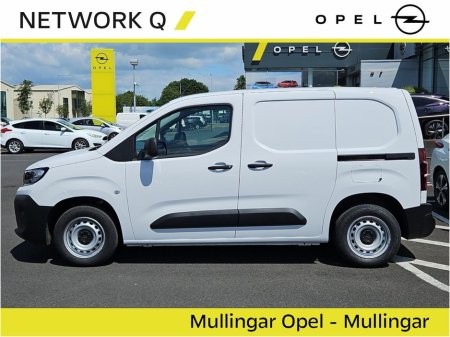 2024 Opel Combo Komfort 1.5 L1 H1 100PS - Price excludes VAT - Check out our Reviews €17,846