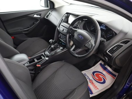 2015 Ford Focus - thumbnail 11