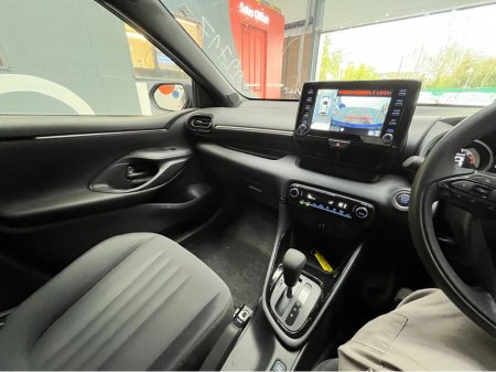 2022 Toyota Yaris - thumbnail 13