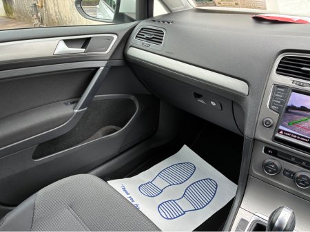 2014 Volkswagen Golf - thumbnail 21