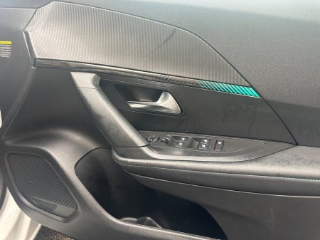 2022 Peugeot 2008 1.2 Puretech 100bhp Allure €21,895 thumbnail
