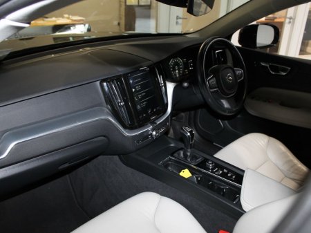 2018 Volvo XC60 D4 AWD Momentum 5DR €23,250 thumbnail