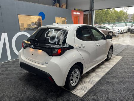 2021 Toyota Yaris 2021 TOYOTA YARIS 1.5 HYBRID / 98K KMS / LANE ASSIST, REVERSE CAMERA & MORE €15,950