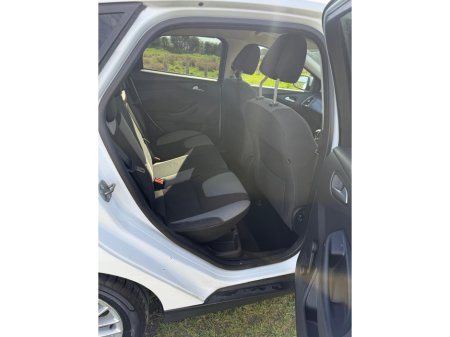 2013 Ford Focus - thumbnail 5