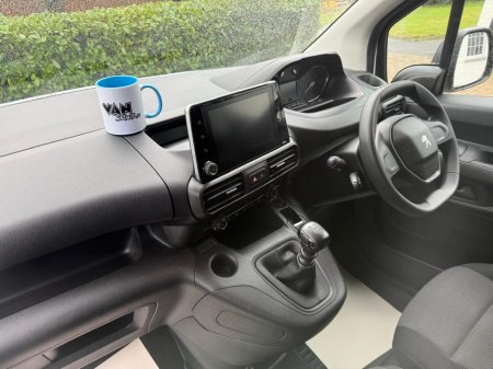 2022 Peugeot Partner PROFESSIONAL PREMIUM BLUEHDI L1 €14,550 thumbnail