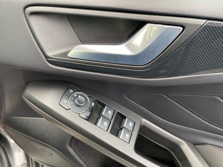 2025 Ford Focus - thumbnail 18