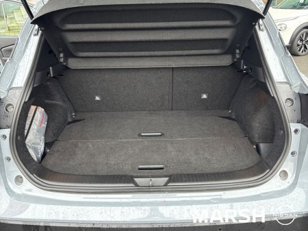 2023 Nissan Qashqai 1.3 MILD HYBRID SV PREMIUM 5DR €28,925 thumbnail