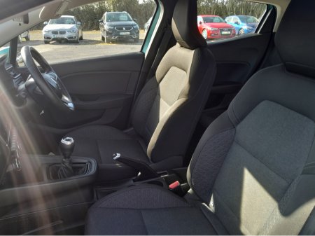 2022 Renault Clio - thumbnail 21