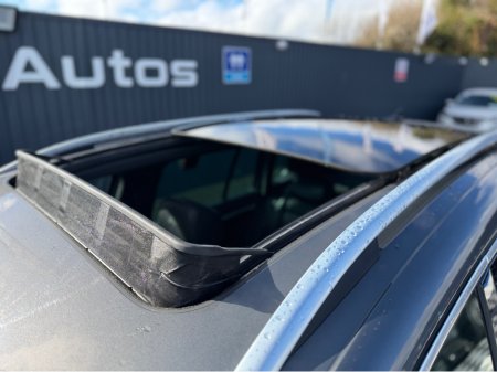 2016 Volkswagen Tiguan - thumbnail 4