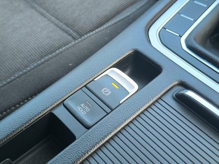 2018 Volkswagen Passat - thumbnail 32