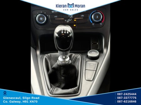 2017 Ford Focus - thumbnail 14