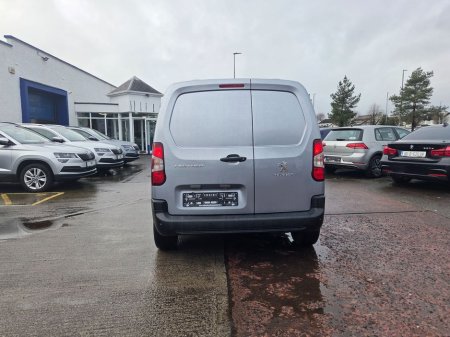 2021 Peugeot Partner BLUEHDI PROFESSIONAL PREMIUM L1 €11,950 thumbnail