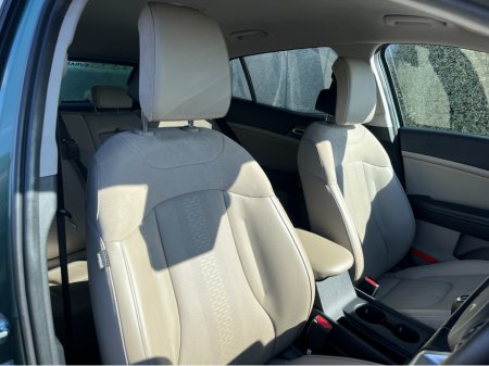 2022 Kia Sportage - thumbnail 13