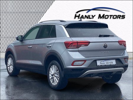 2023 Volkswagen T-Roc LIFE 2.0 TDI MANUAL 6SPEED FWD 116HP 5 €30,950 thumbnail