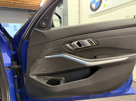 2020 BMW 3 Series  €27,495 thumbnail